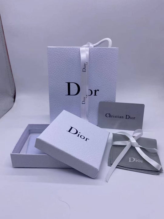 Dior Package